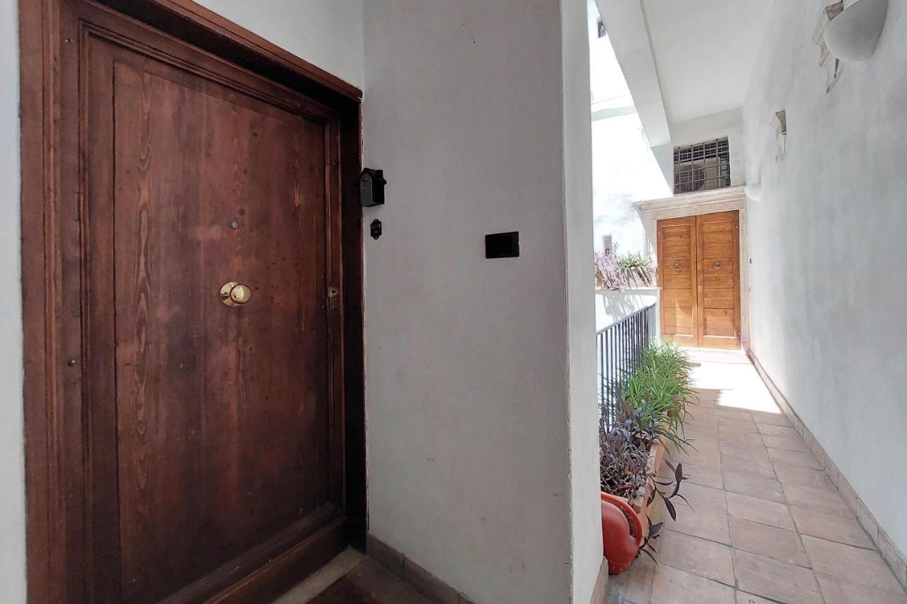 Campo De' Fiori Cute Apartment Rome Exterior photo